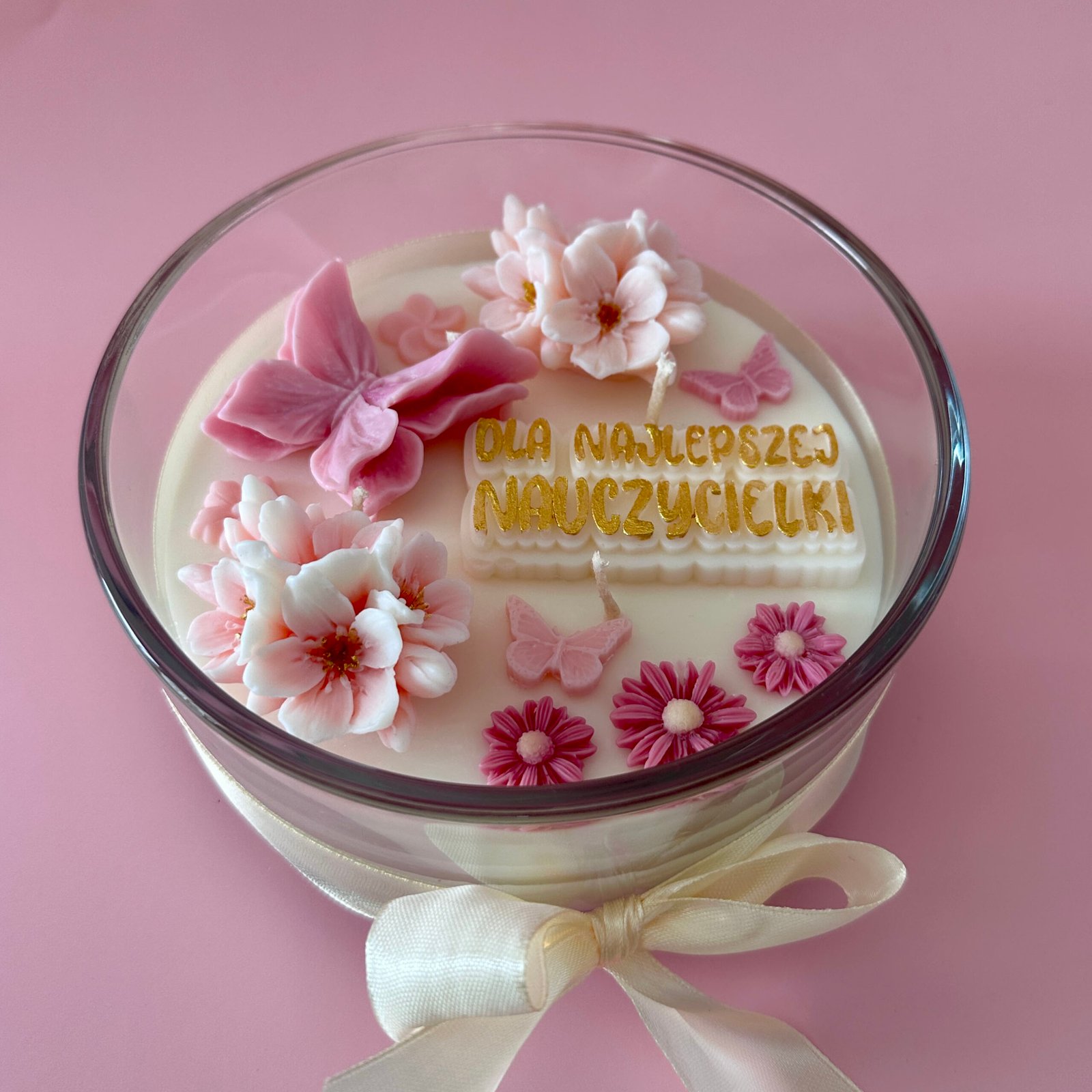 Świeca na zakończenie roku szkolnego personalizowana wersja ze storczykiem Świeca na zakończenie roku szkolnego personalizowana wersja ze storczykiem